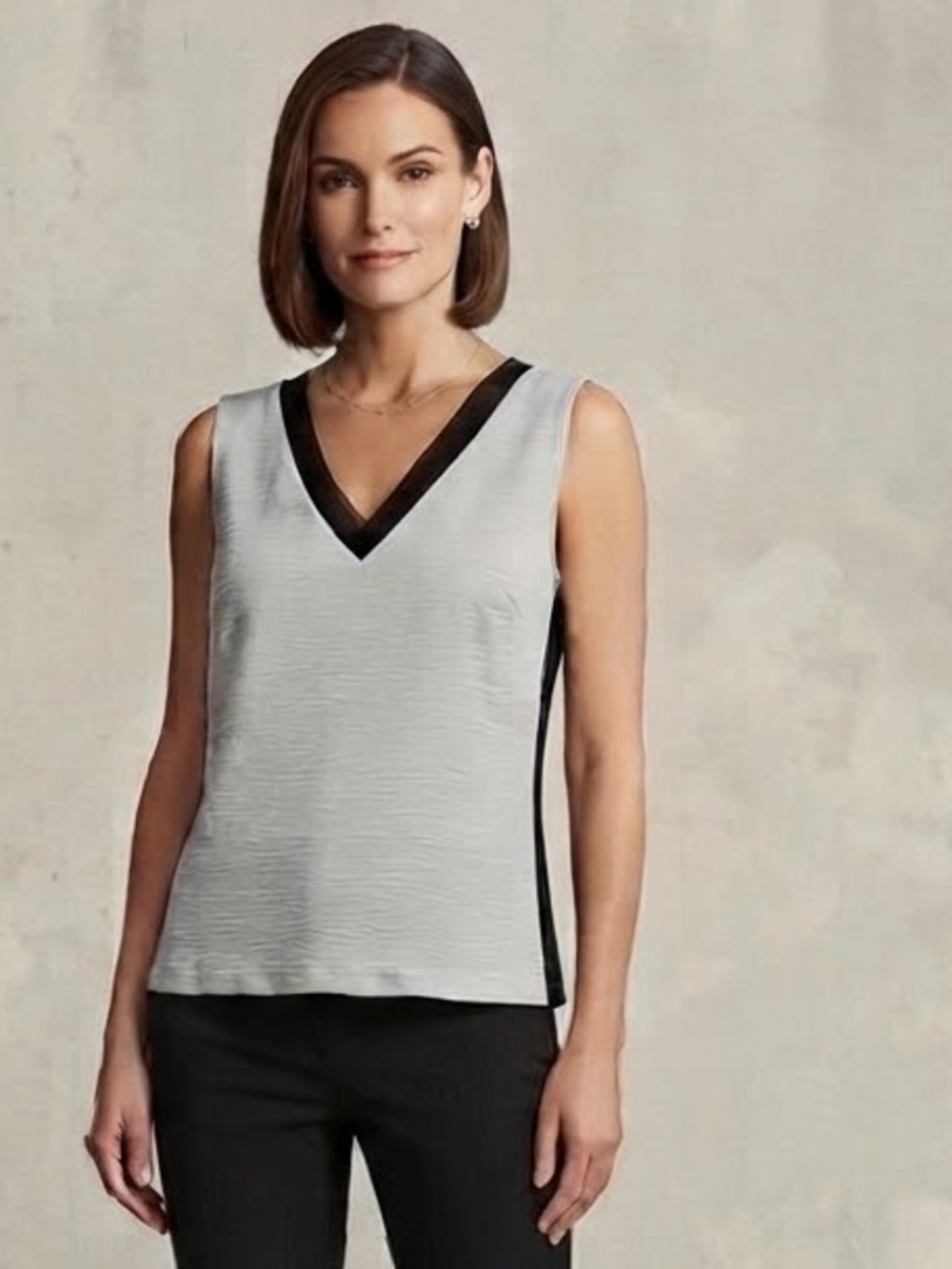 DKNY Petite Contrast-Trim V-Neck Sleeveless Top#8983